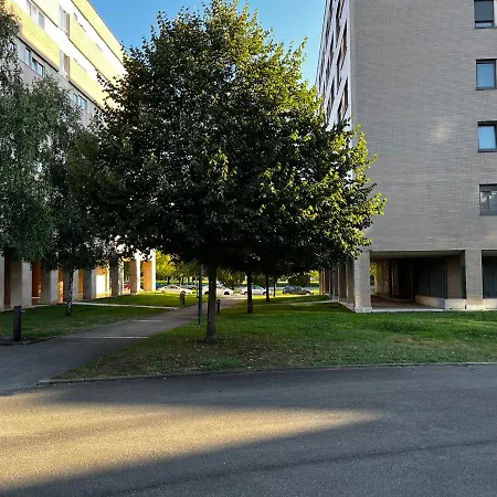 Amplio Apartamento Con Plaza De Parking. Gijon