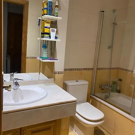 Amplio Apartamento Con Plaza De Parking. Apartment *